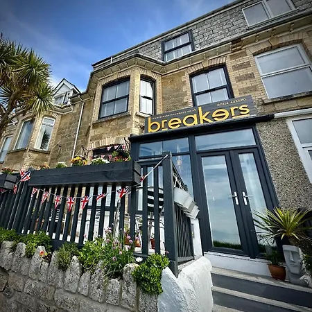 Breakers Guest house